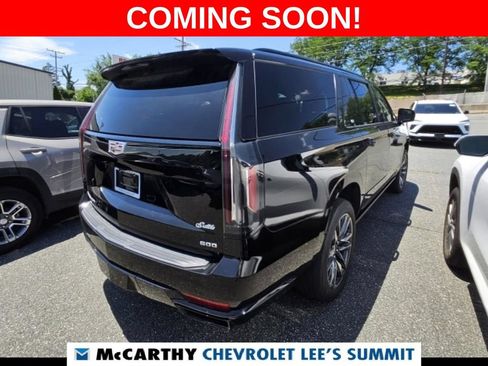 Used 2023 Cadillac Escalade ESV Sport w/ Touring Package AWD/4WD image 4