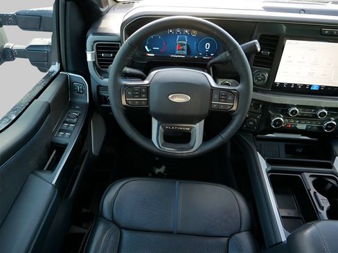 Used 2025 Ford F250 Platinum AWD/4WD image 13