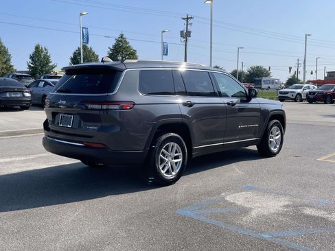 Used 2025 Jeep Grand Cherokee L Laredo RWD image 6