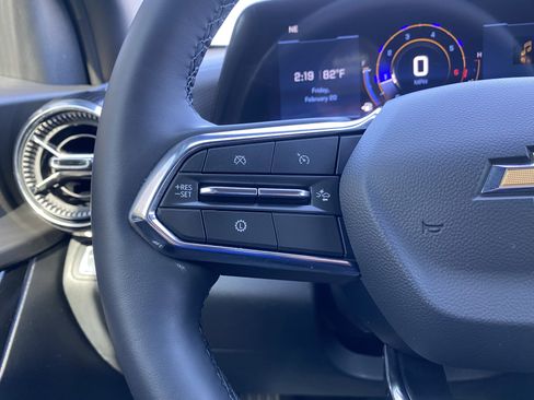 Used 2026 Chevrolet Equinox LT image 19