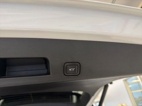 Used 2025 GMC Acadia AT4 image 42