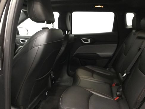 Used 2023 Jeep Compass Latitude w/ Sun and Sound Group AWD/4WD image 12