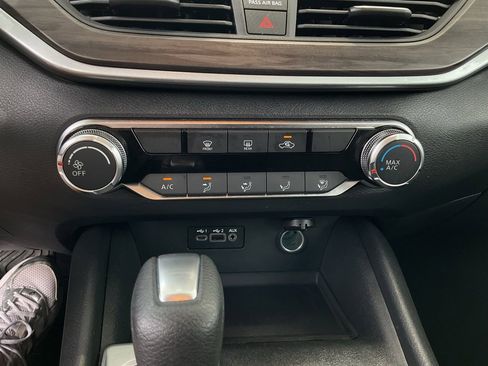 Used 2025 Nissan Altima 2.5 SV FWD image 26