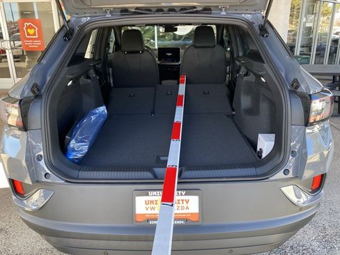 New 2026 Volkswagen ID.4 Pro AWD/4WD image 17
