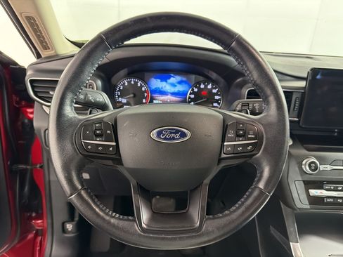 Used 2020 Ford Explorer XLT w/ Equipment Group 202A AWD/4WD image 11