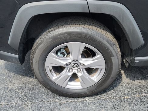 Certified 2025 Toyota RAV4 XLE image 30