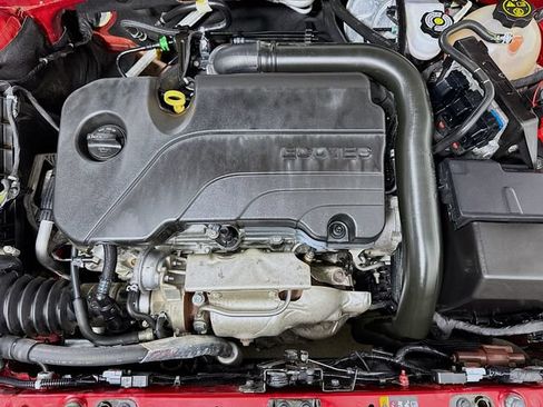 Used 2021 Chevrolet Malibu LT FWD image 30