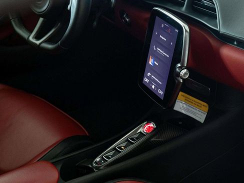 Used 2023 McLaren Artura image 20