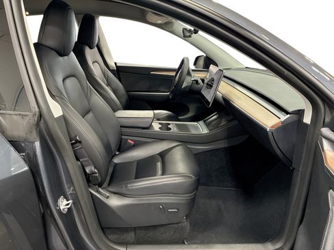 Certified 2023 Tesla Model Y Long Range AWD/4WD image 13