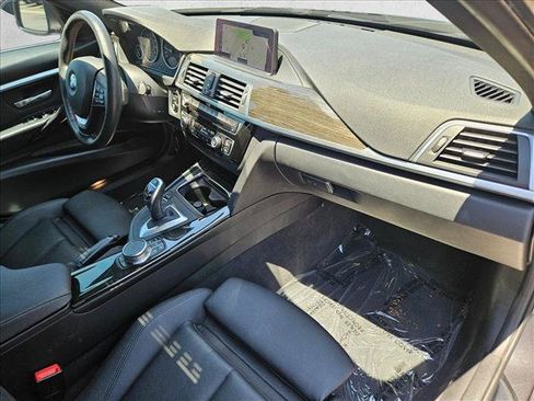 Used 2018 BMW 330i xDrive Sedan AWD/4WD image 23