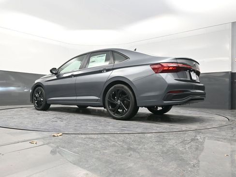 New 2026 Volkswagen Jetta SE FWD image 25