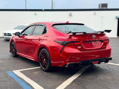 Used 2020 Toyota Camry SE FWD image 5