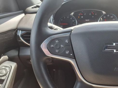Used 2023 Chevrolet Traverse RS AWD/4WD image 17