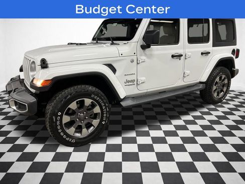 Used 2018 Jeep Wrangler Unlimited Sahara w/ Cold Weather Group AWD/4WD image 4