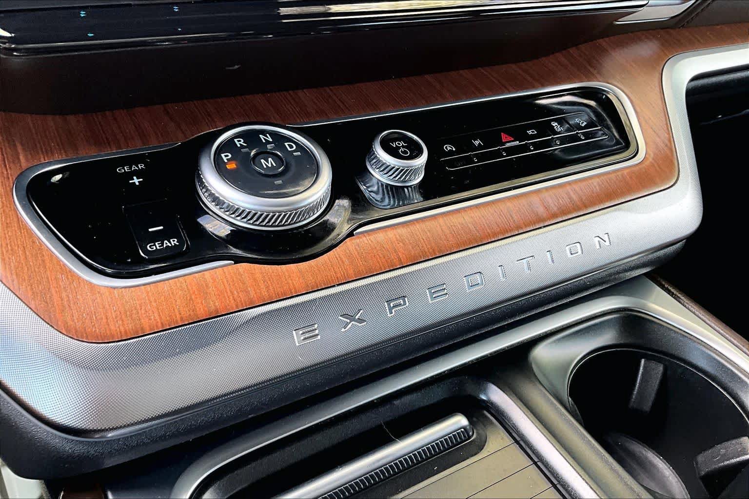 Used 2025 Ford Expedition Max King Ranch AWD/4WD image 32