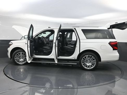 Used 2023 Ford Expedition Max Platinum AWD/4WD image 37