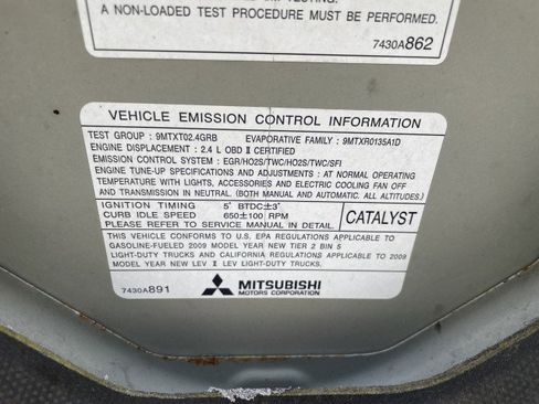 Used 2009 Mitsubishi Outlander SE image 13