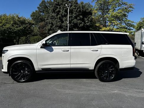 Used 2023 Cadillac Escalade Sport Platinum w/ LPO, ONYX Package AWD/4WD image 8