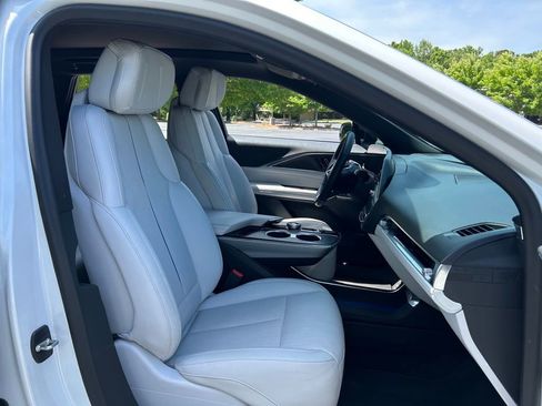 Used 2024 Cadillac Lyriq Luxury AWD/4WD image 49