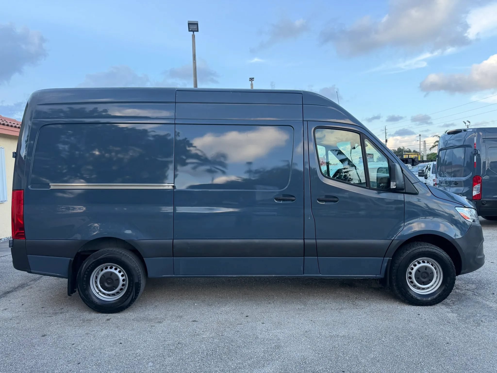 Used 2019 Mercedes-Benz Sprinter 144 image 7