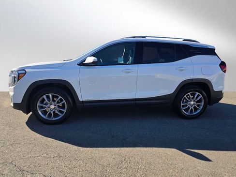 Used 2024 GMC Terrain SLT image 6