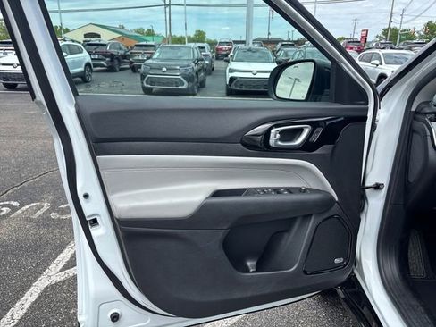 Used 2022 Jeep Compass Limited w/ Elite Group AWD/4WD image 10