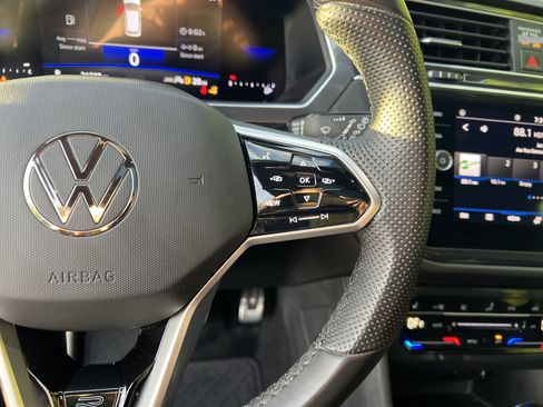 Certified 2024 Volkswagen Tiguan SE R-Line w/ MDO Package, Three-Row image 18