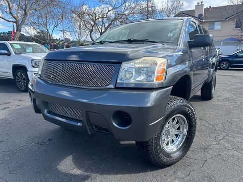 Used 2007 Nissan Titan SE image 1