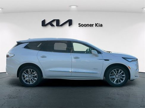 Used 2023 Buick Enclave Avenir w/ Avenir Technology Package image 7