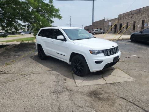 Certified 2018 Jeep Grand Cherokee Altitude AWD/4WD image 8