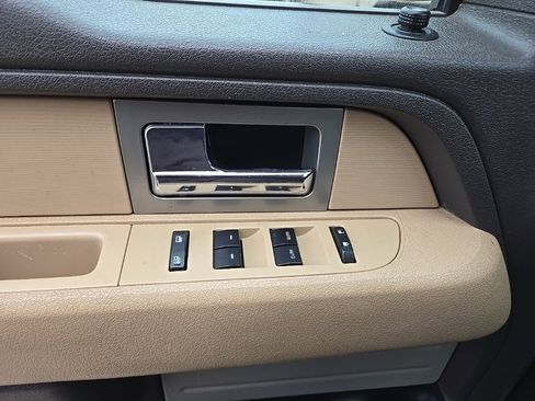 Used 2011 Ford F150 XLT w/ XLT Convenience Pkg image 35