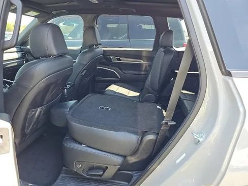 Used 2023 Hyundai Kona SE w/ Cargo Package FWD image 13