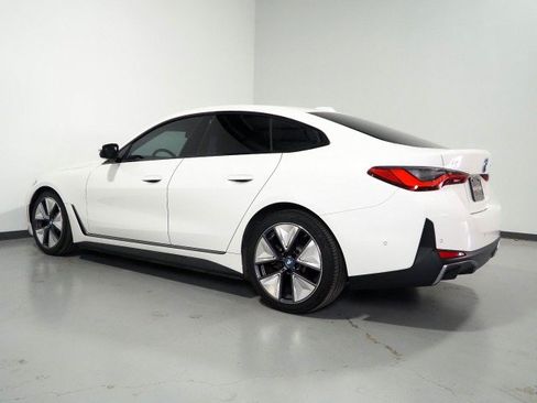 Used 2023 BMW i4 eDrive40 RWD image 8