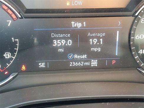 Used 2024 Cadillac XT6 Luxury w/ LPO, Floor Liner Package image 16