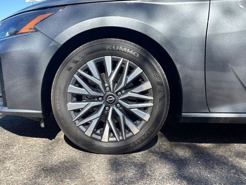 Used 2025 Nissan Altima 2.5 SV image 28