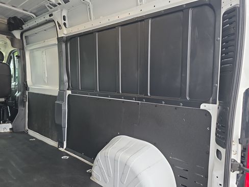 Used 2024 RAM ProMaster 2500 w/ Convenience Group FWD image 11