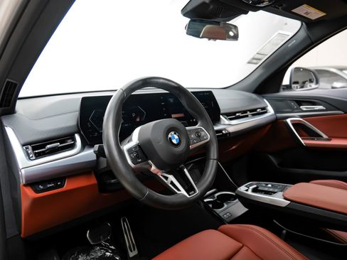 Used 2026 BMW X2 xDrive28i AWD/4WD image 3