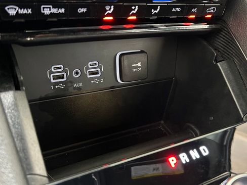 Used 2025 Jeep Grand Cherokee L Laredo image 20