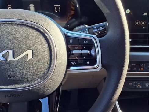 New 2026 Kia Carnival LX image 10