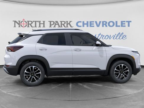 New 2026 Chevrolet TrailBlazer LT w/ Convenience Package FWD image 5