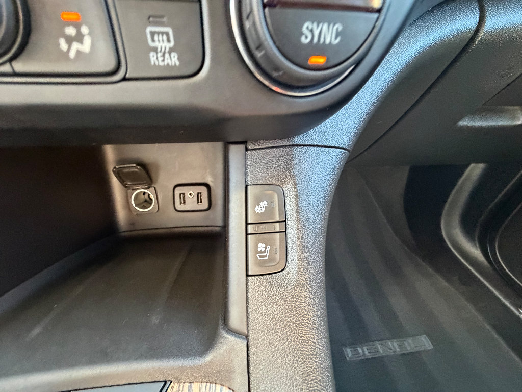 Used 2019 GMC Acadia Denali w/ Technology Package AWD/4WD image 23