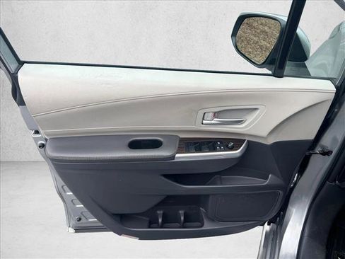 Used 2023 Toyota Sienna XLE image 11