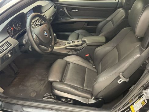 Used 2013 BMW 335i Convertible image 18