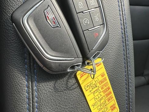Used 2025 Cadillac XT4 Sport w/ LPO, Floor Liner Package AWD/4WD image 8