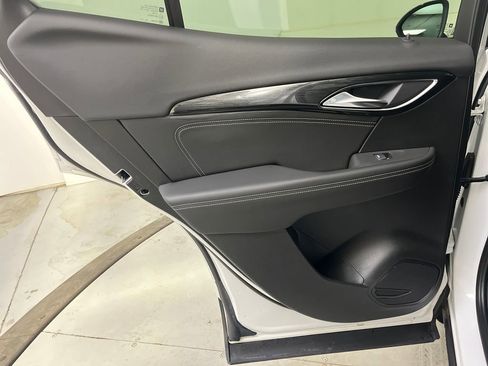 Used 2023 Buick Envision Essence image 28