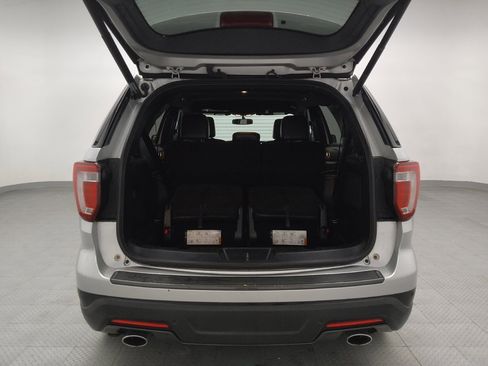 Used 2018 Ford Explorer XLT w/ Equipment Group 202A image 29