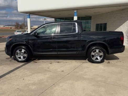 Certified 2025 Honda Ridgeline RTL image 3