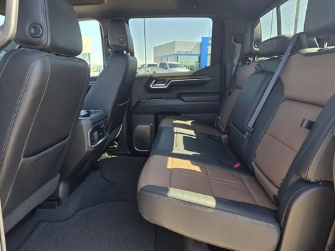 Used 2024 Chevrolet Silverado 1500 High Country w/ Technology Package AWD/4WD image 27