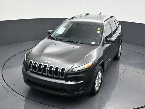 Used 2016 Jeep Cherokee Latitude image 24
