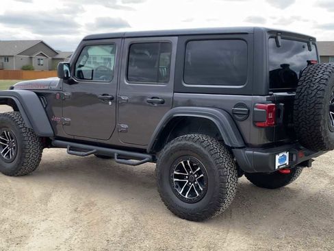 Used 2025 Jeep Wrangler Unlimited Rubicon w/ XTREMEE 35" Tire Package AWD/4WD image 6